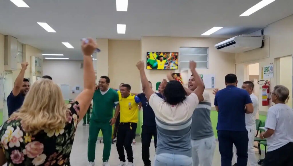 Gol do Brasil leva pacientes e profissionais à comemoração em UPA. Foto: Reprodução de vídeo