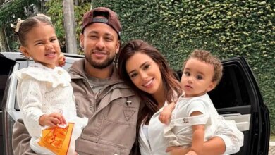 Bruna Biancardi posa com Mavie, Mel e Neymar. Foto: Reprodução/Instagram