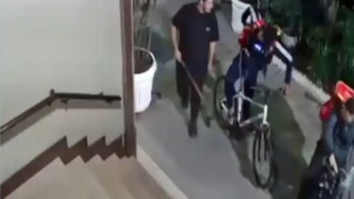 Ciclista é agredido em Copacabana. Foto: Reprodução/TV Globo