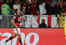 Flamengo vence e fica a um ponto do Palmeiras, líder do Brasileirão